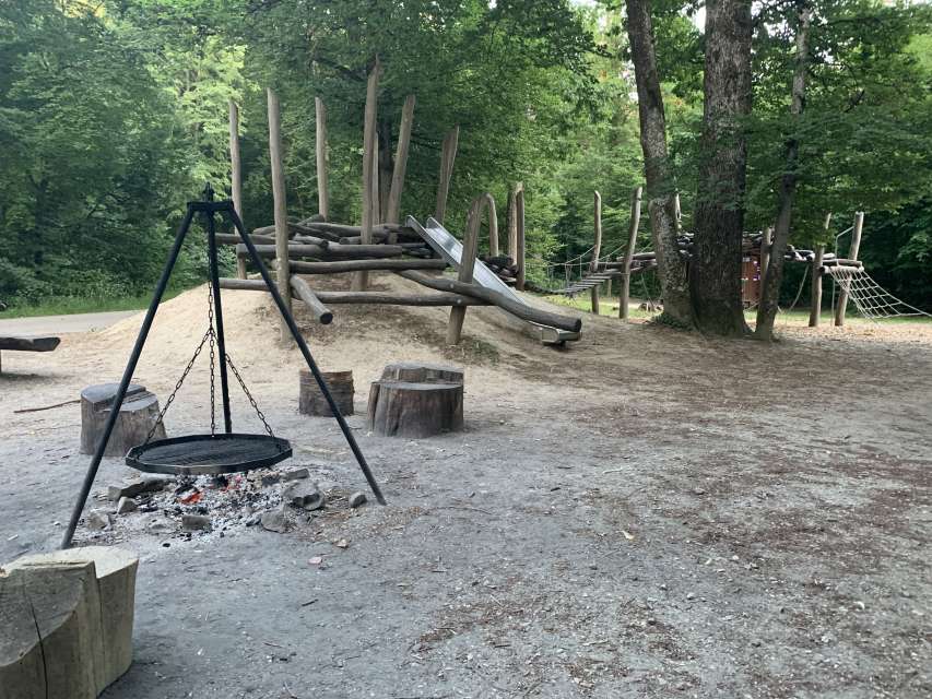 Grillstelle Waldspielplatz Niklausen