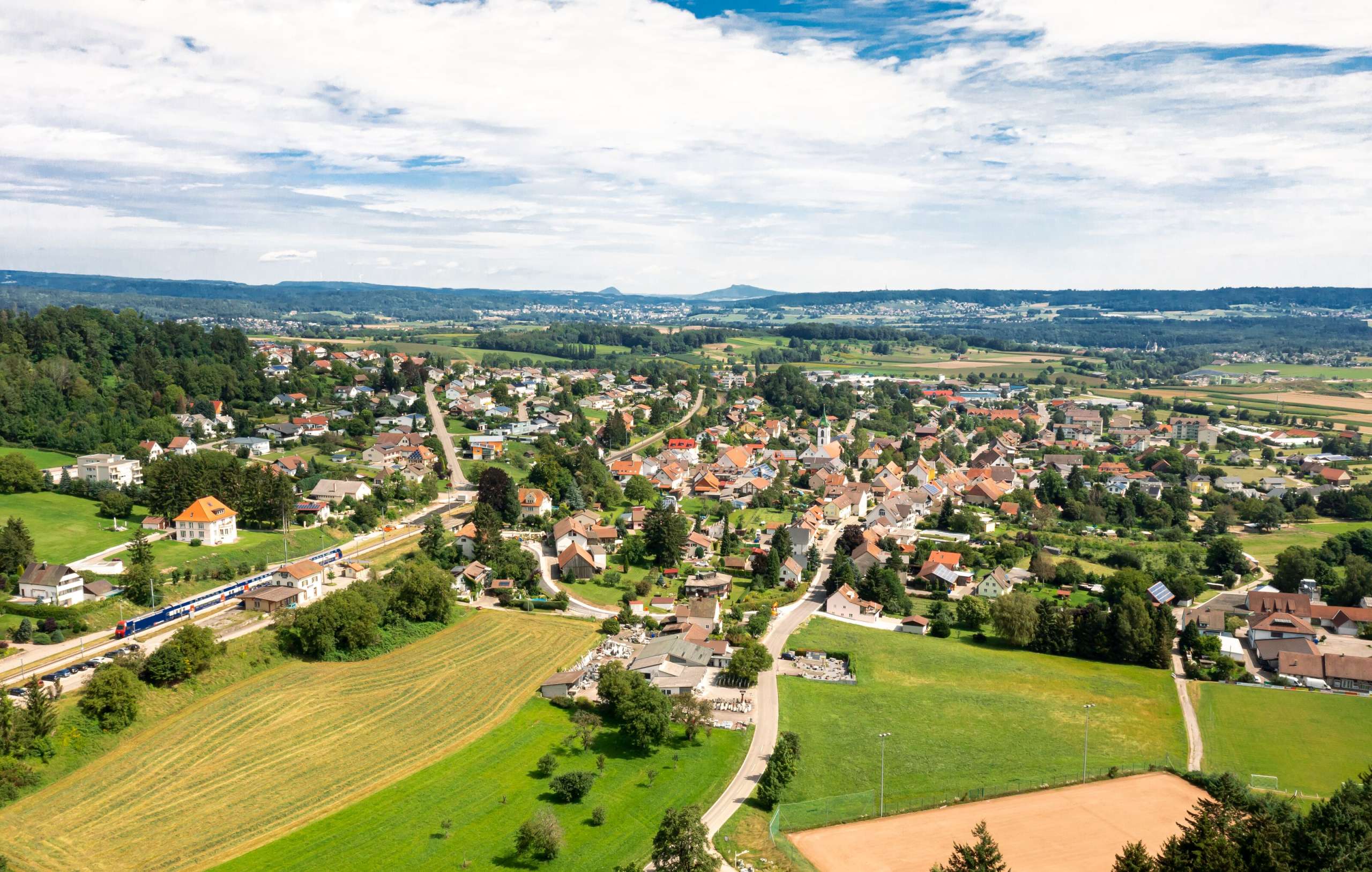 Dorfüberblick über Lottstetten. Ein Dorf in Deutschland.